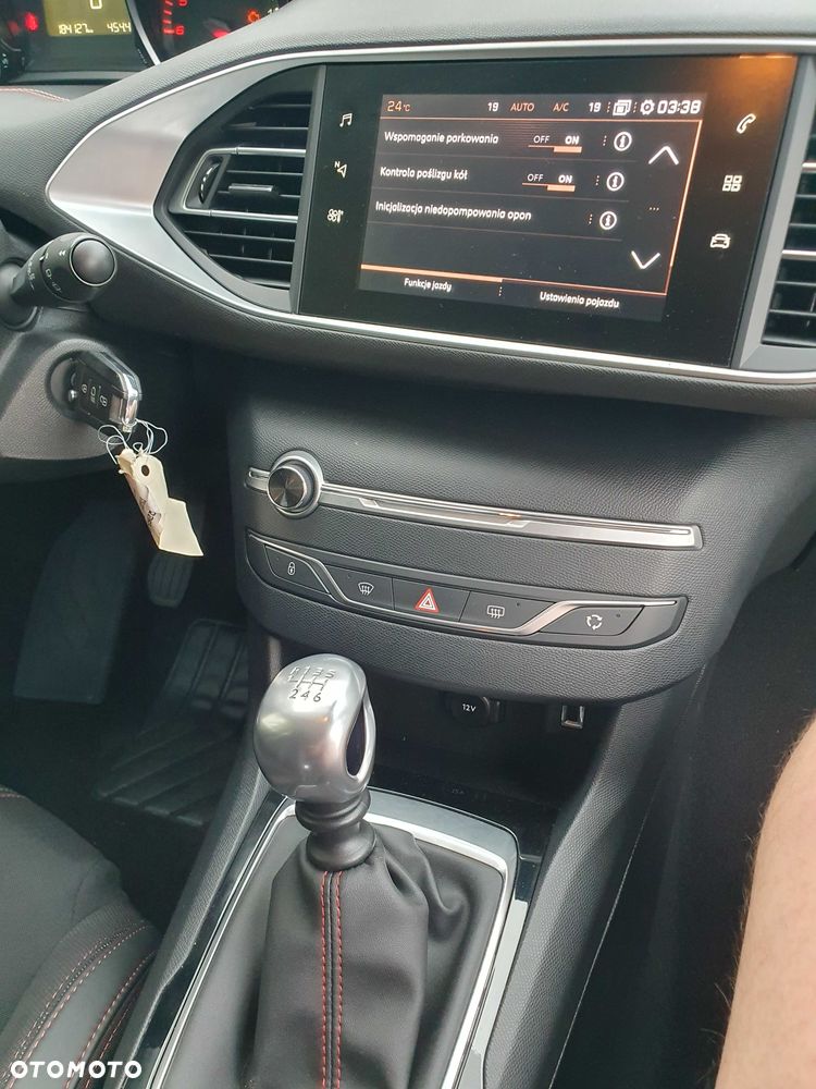 Peugeot 308 - 8