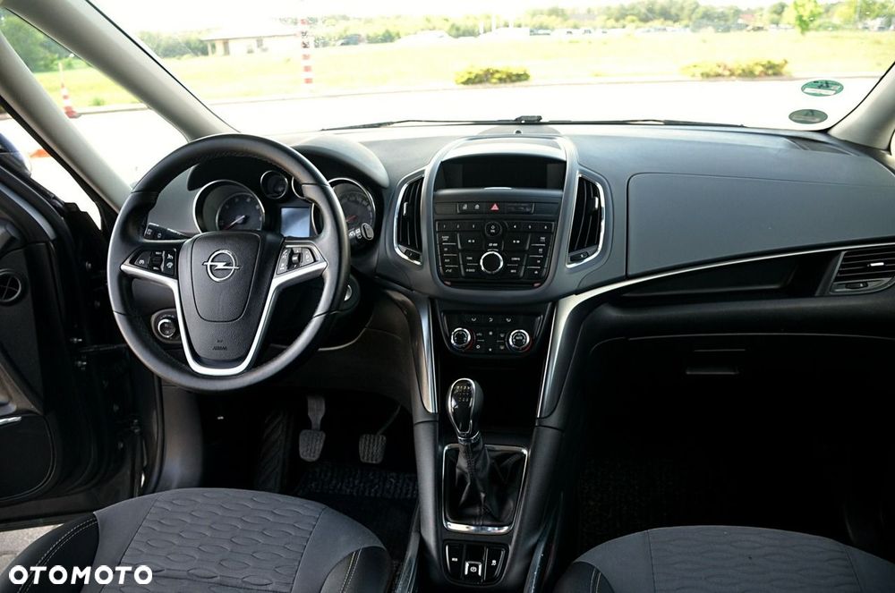 Opel Zafira - 16