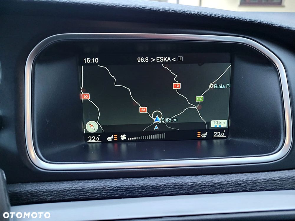 Volvo V40 T2 Momentum - 22