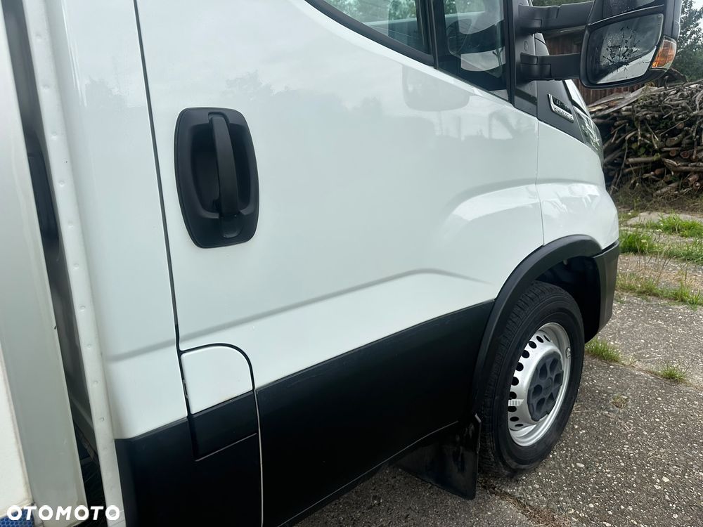 Iveco Daily KONTENER+WINDA (udźwig 750kg) 2.3 diesel 156 kM automat 2021 WEBASTO, KAMERA COFANIA, GWARANTOWANY NIEWIELKI PRZEBIEG 160tyś. - 20