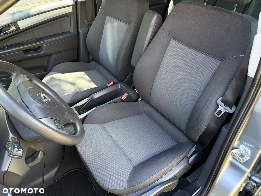 Opel Zafira 1.8 Family - 30