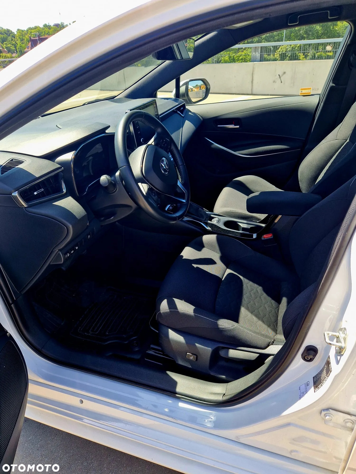 Toyota Corolla 1.8 Hybrid Comfort - 10