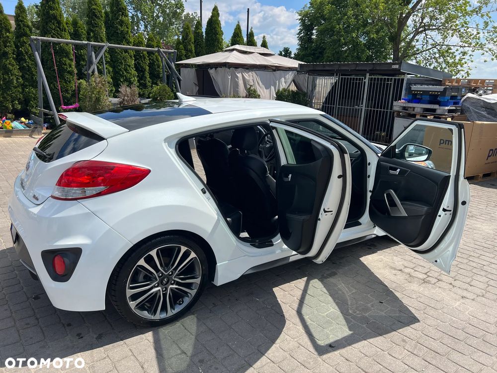 Hyundai Veloster - 18