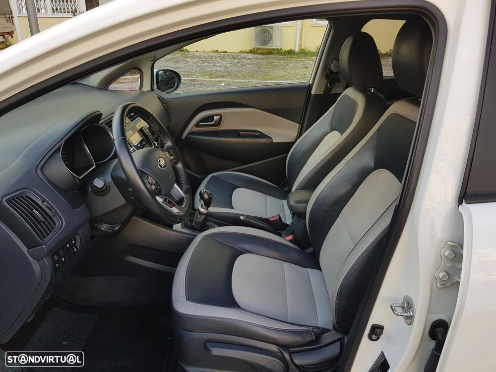 Kia Rio 1.1 CRDi TX Prime - 11
