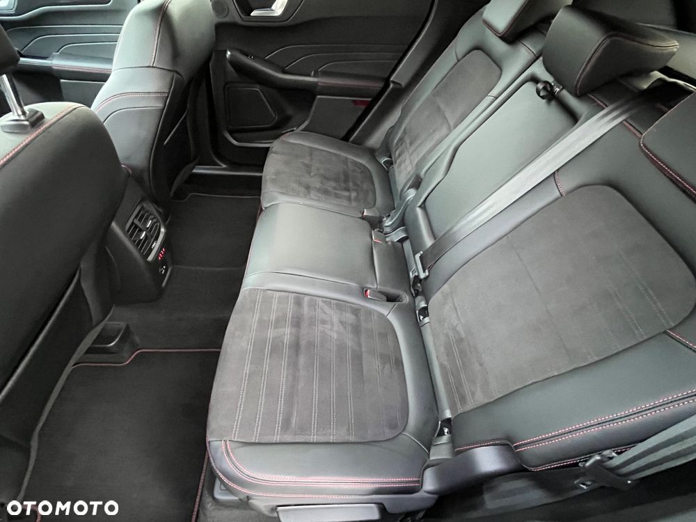 Ford Kuga 2.0 EcoBlue 4x4 ST-LINE X - 31