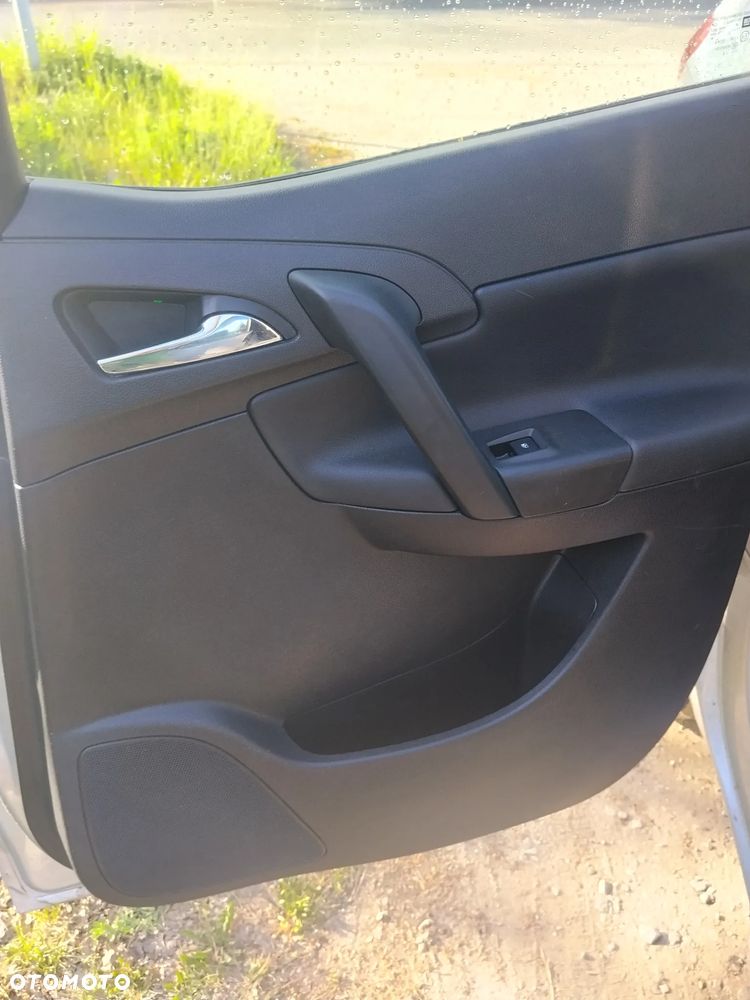 Opel Meriva - 25