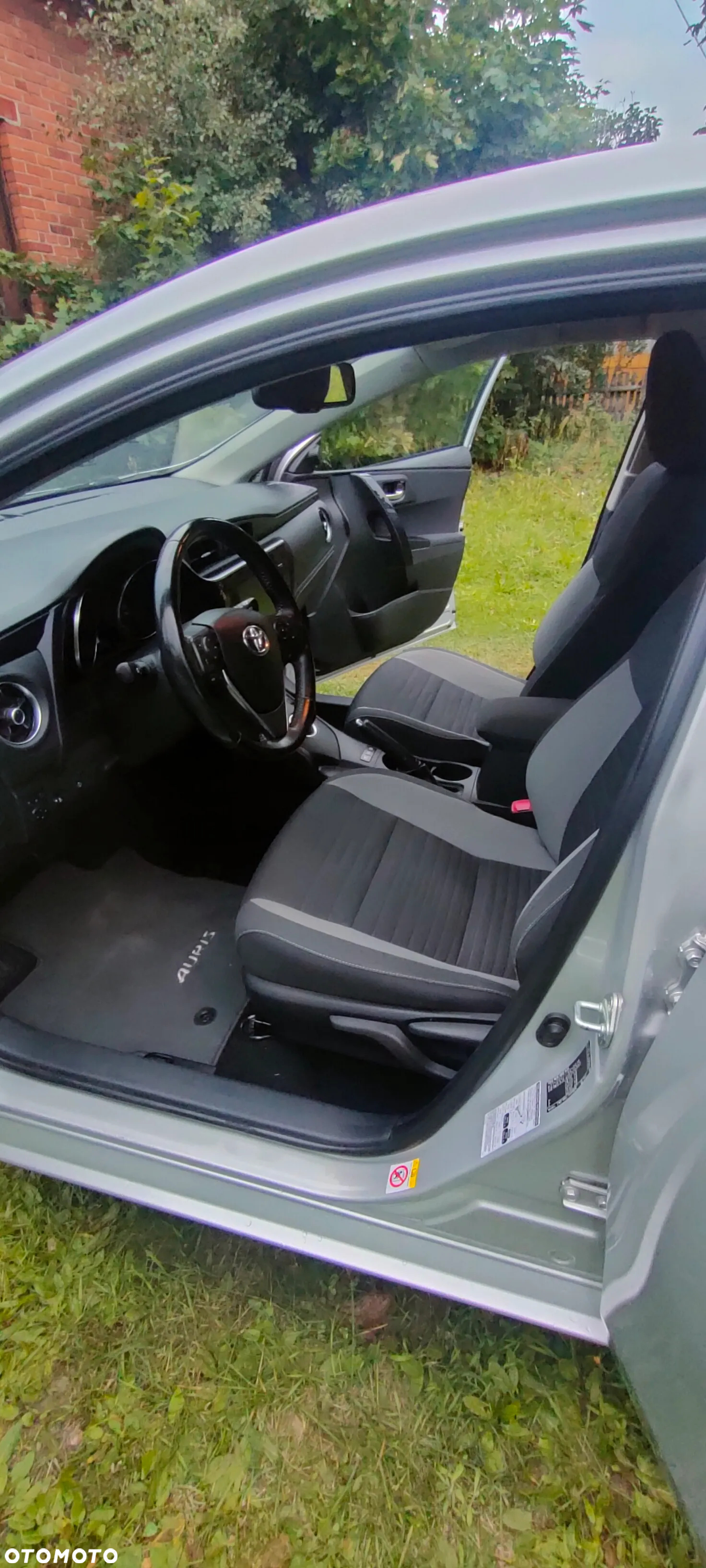 Toyota Auris Hybrid 135 Selection - 12