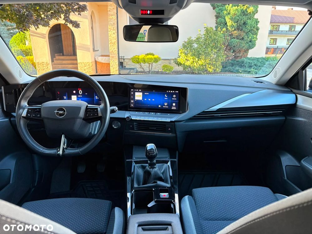Opel Astra 1.2 T Elegance S&S - 18