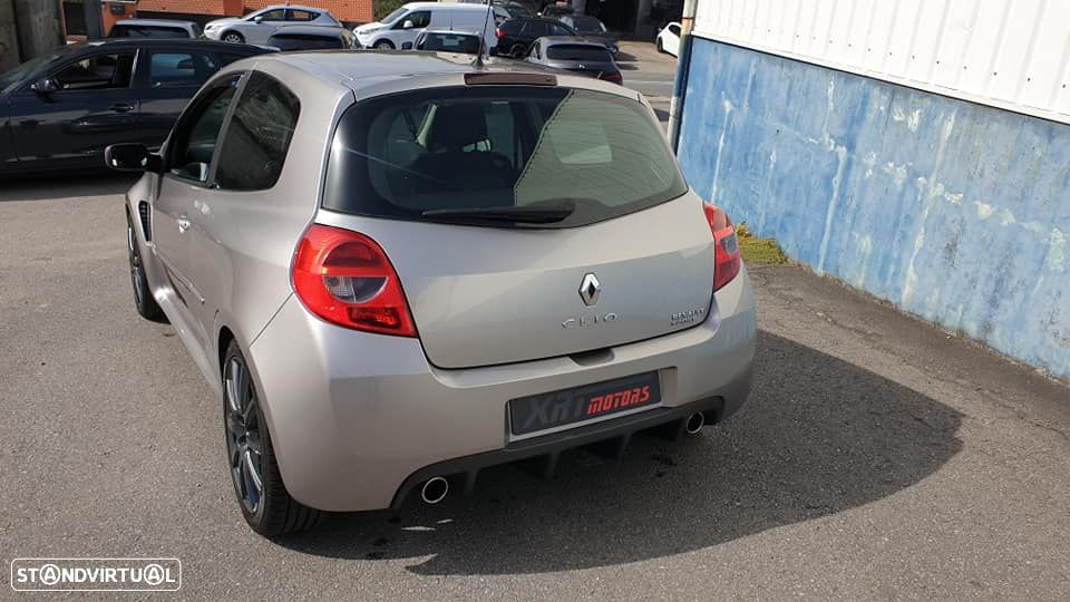 Renault Clio 2.0 16V Sport - 4