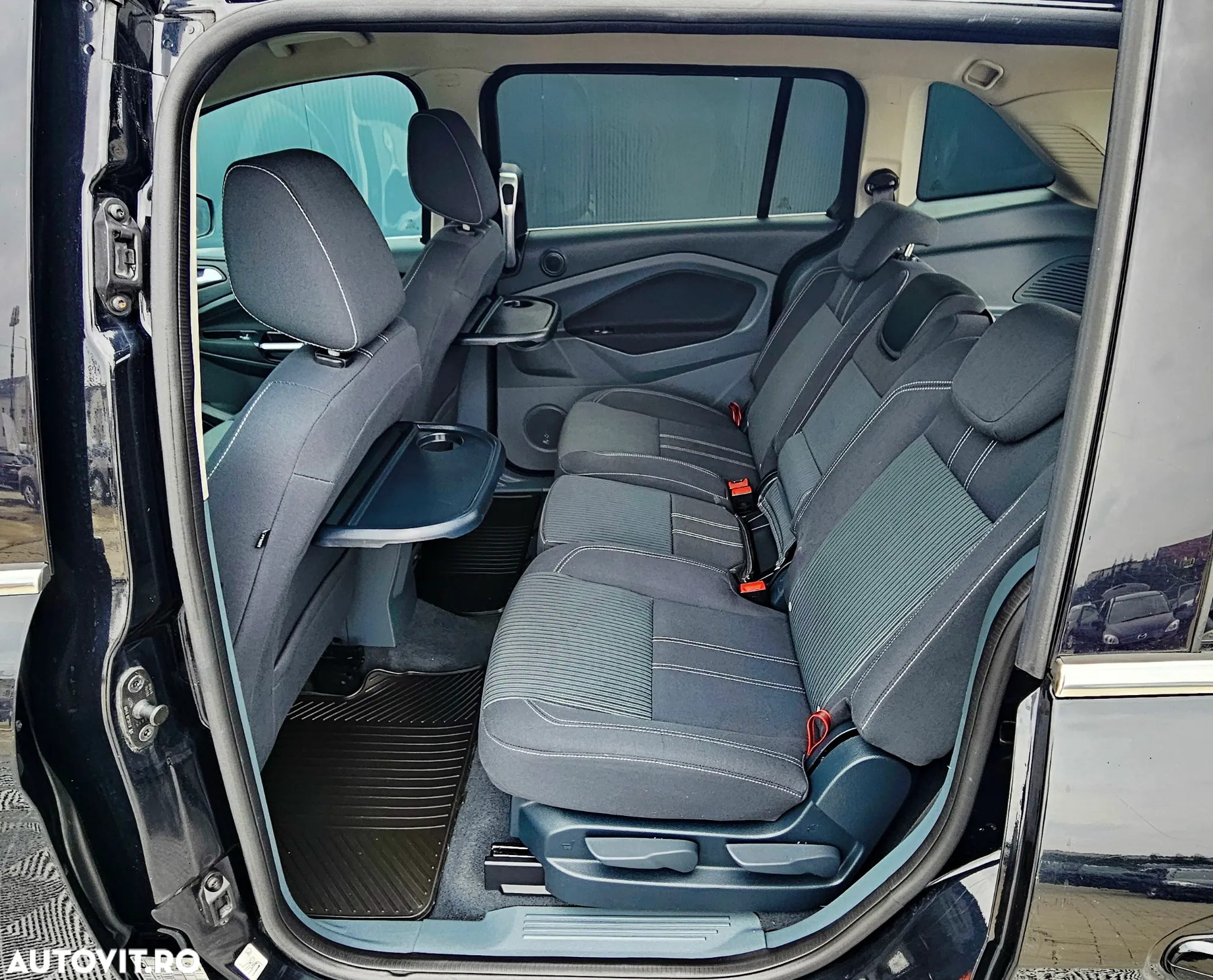 Ford Grand C-Max 1.6 TDCi Titanium - 9