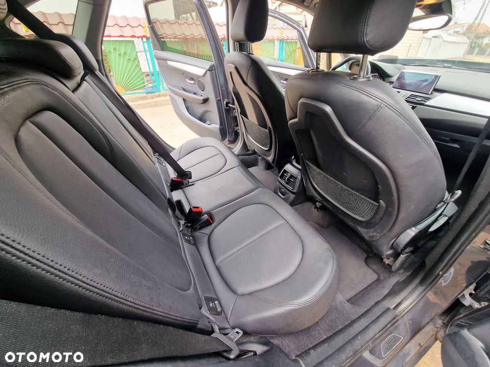 BMW Seria 2 216d - 12