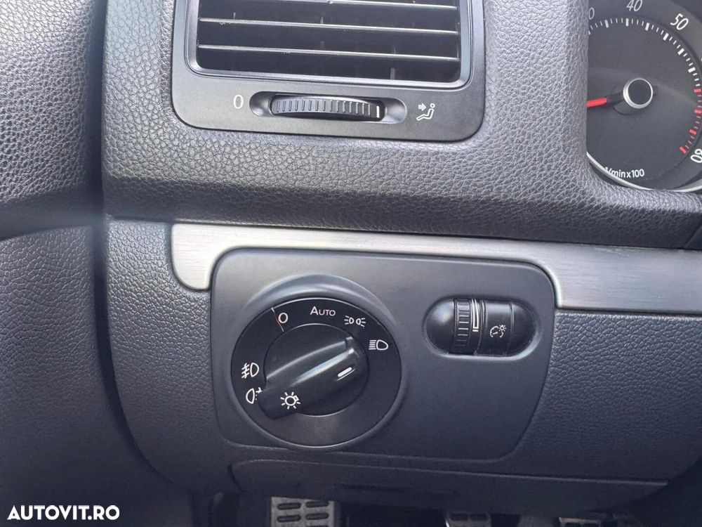 Volkswagen Golf 2.0 FSI GTI 30 Edition - 17