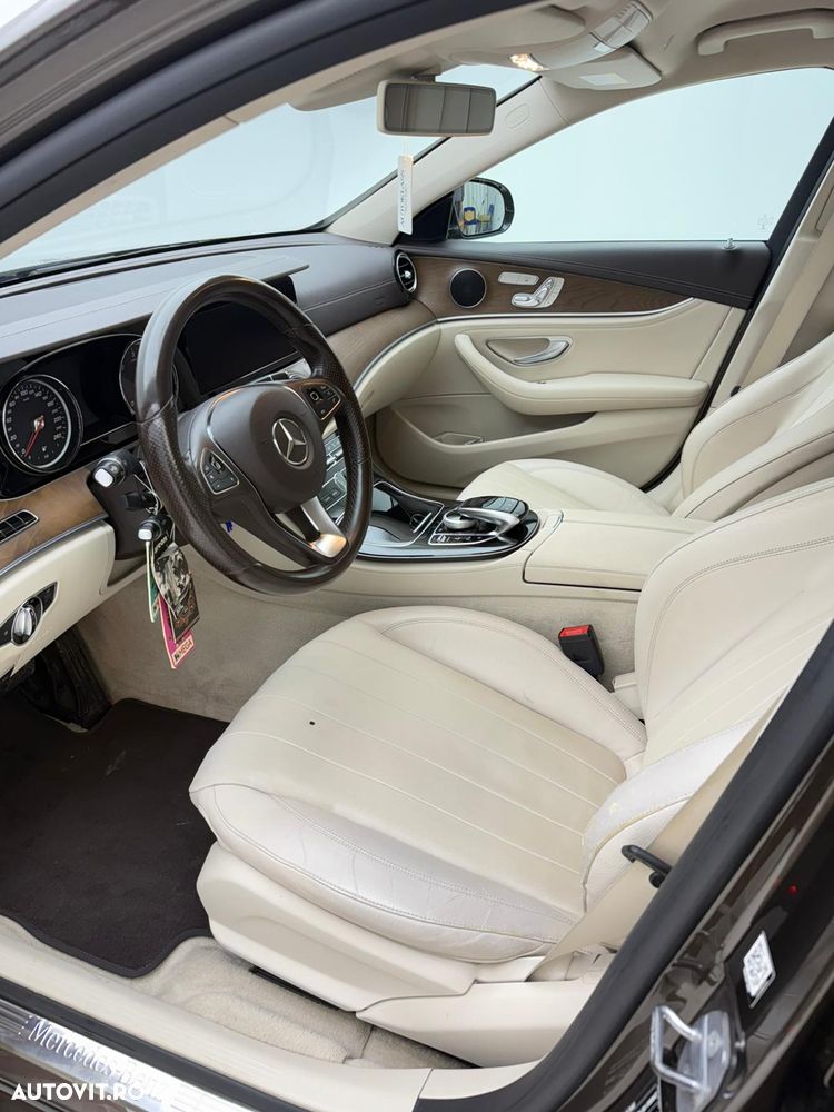 Mercedes-Benz E 220 d 4MATIC 9G-TRONIC - 17