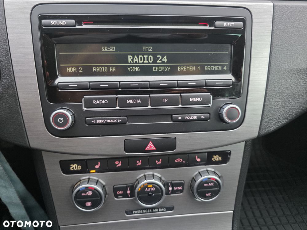 Volkswagen Passat - 24