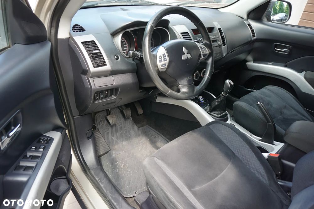 Mitsubishi Outlander 2.0 DID Instyle - 7
