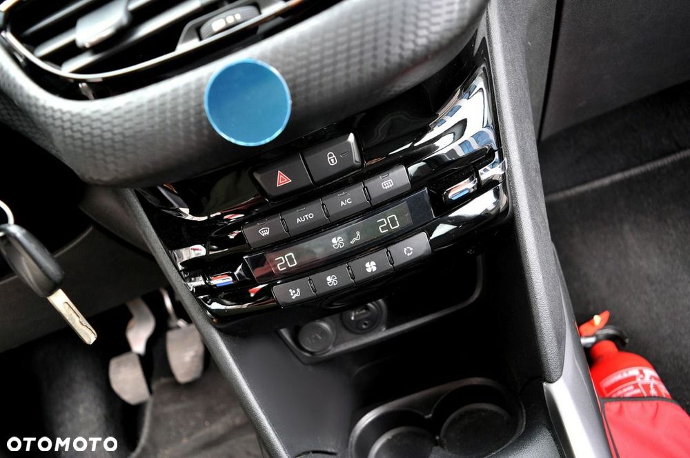 Peugeot 2008 PureTech 82 Style - 14