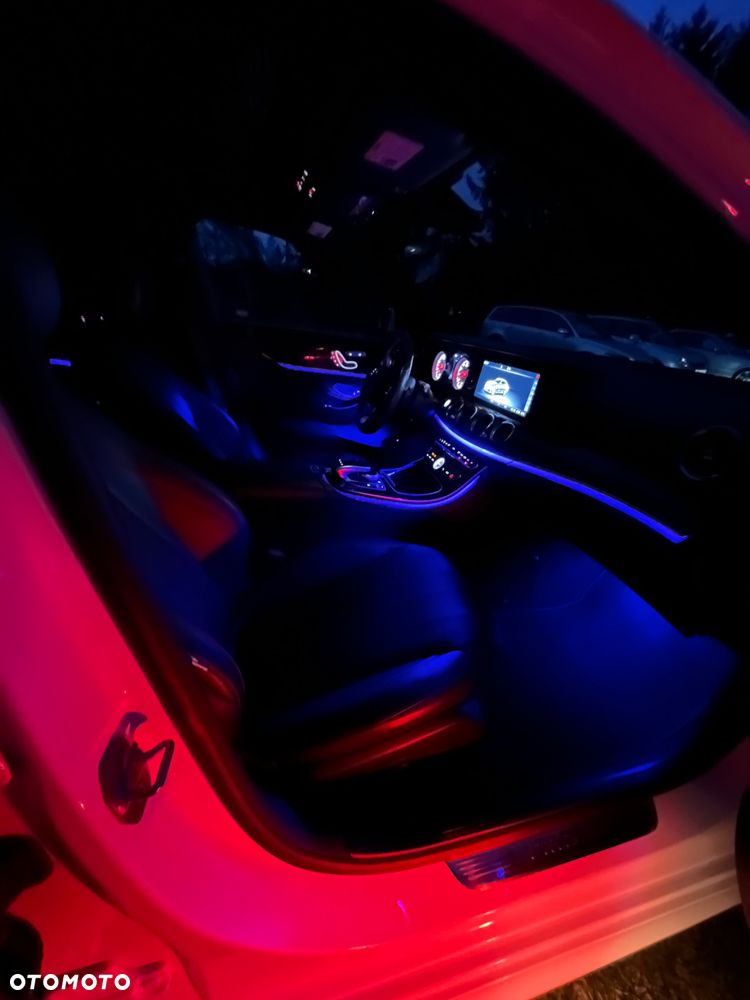 Mercedes-Benz Klasa E 300 9G-TRONIC AMG Line - 25