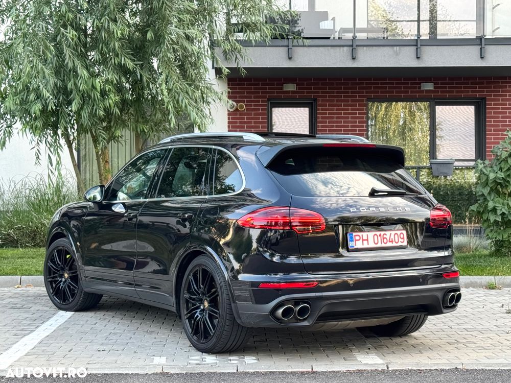 Porsche Cayenne Hybrid 3.0 L S E - 4