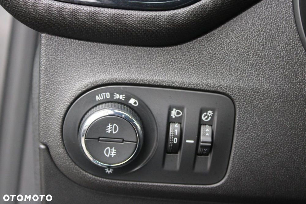 Opel Crossland X - 23