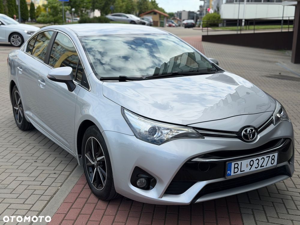Toyota Avensis 1.8 Active - 9