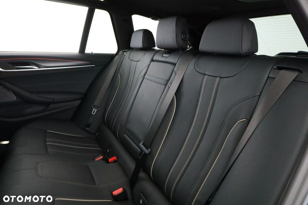 BMW Seria 5 530d xDrive mHEV M Sport sport - 18