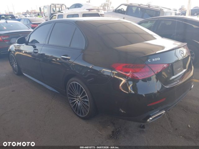 Mercedes-Benz Klasa C 300 9G-TRONIC AMG Line - 4