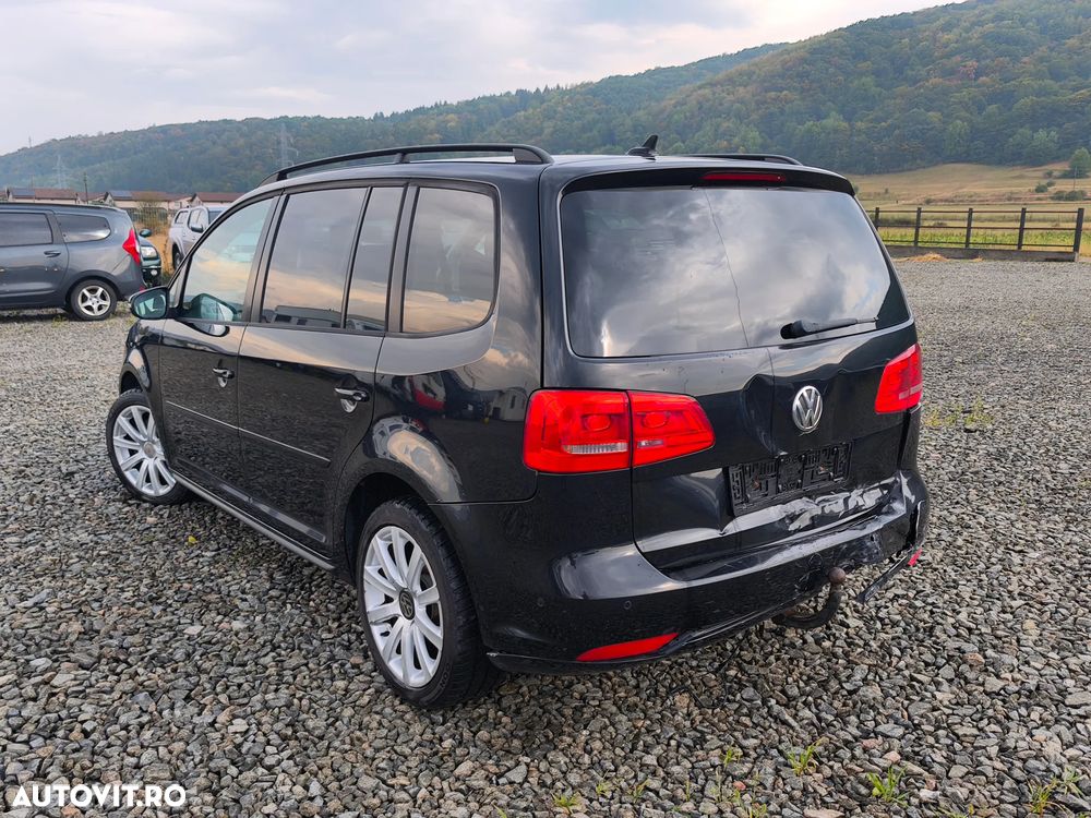 Volkswagen Touran 2.0 TDI DPF BlueMotion Technology DSG Comfortline - 9
