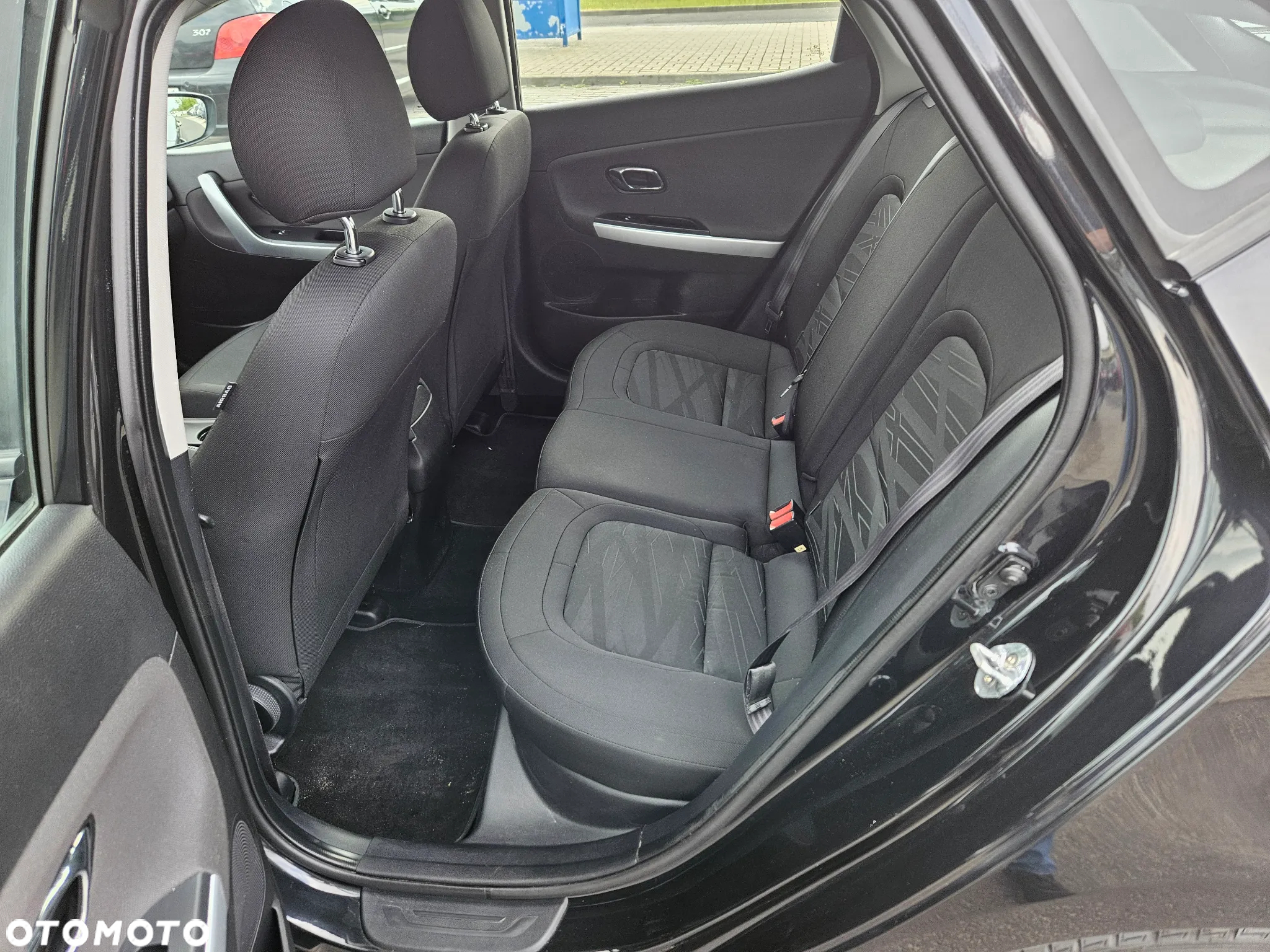Kia Ceed 1.4 CVVT Dream-Team Edition - 11