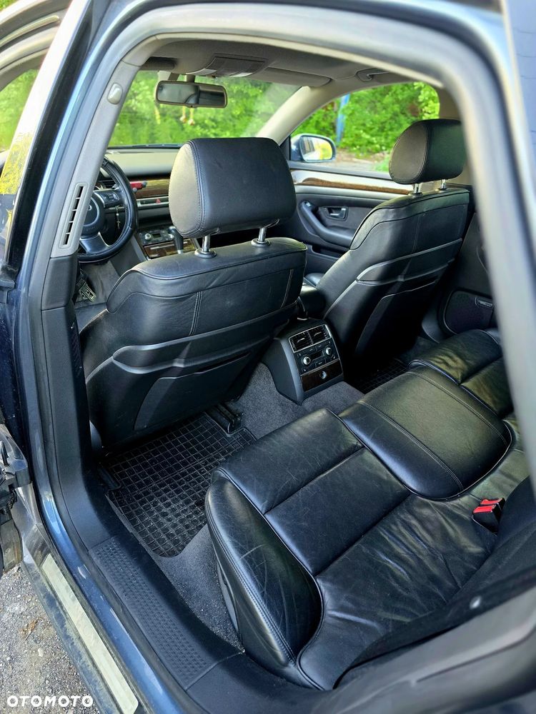 Audi A8 4.2 Quattro - 11