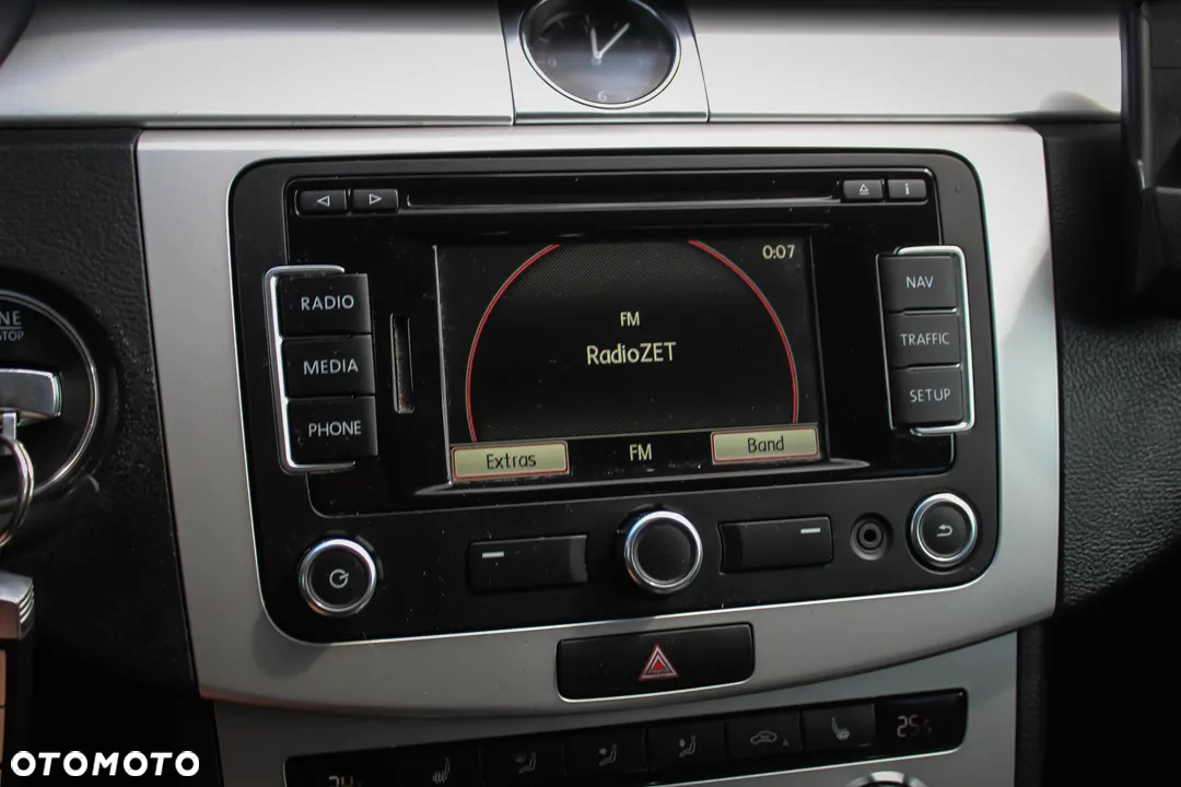 Volkswagen Passat Variant 2.0 TDI DSG BlueMotion Technology Comfortline - 16