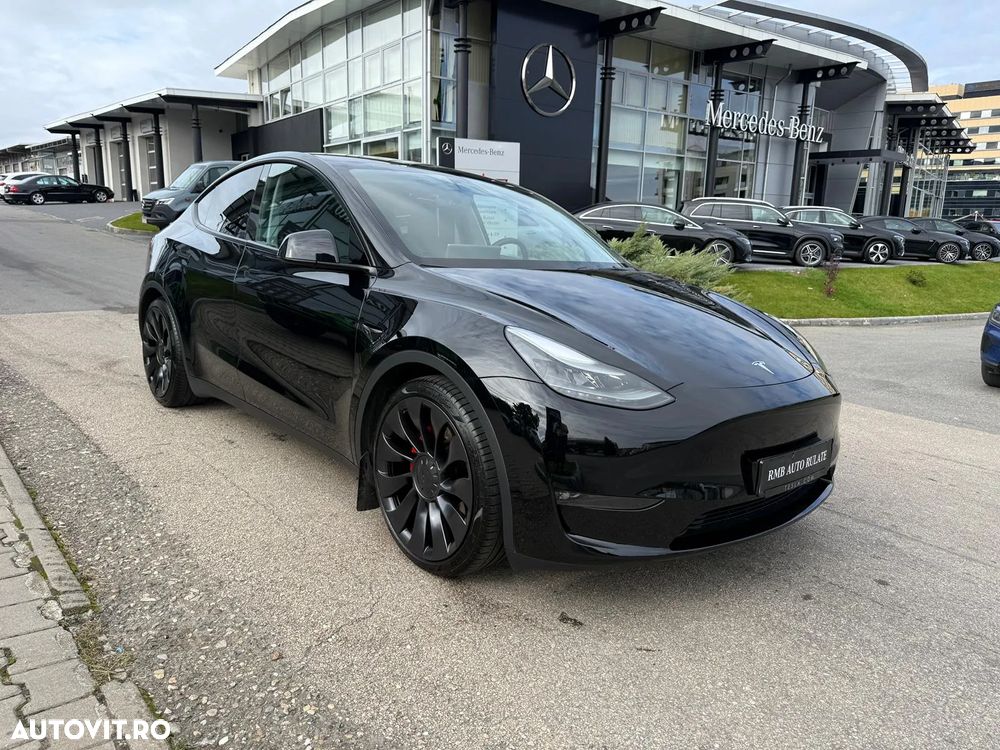 Tesla Model Y - 25