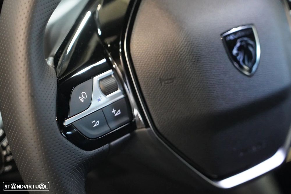 Peugeot e-2008 54 kWh GT - 10