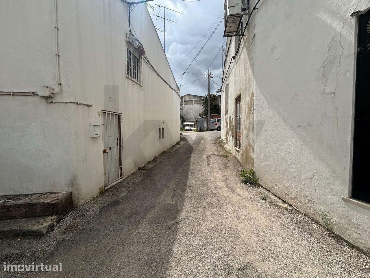 Prédio com potencial de construção até 3 pisos com garagem no centro d - Grande imagem: 4/10