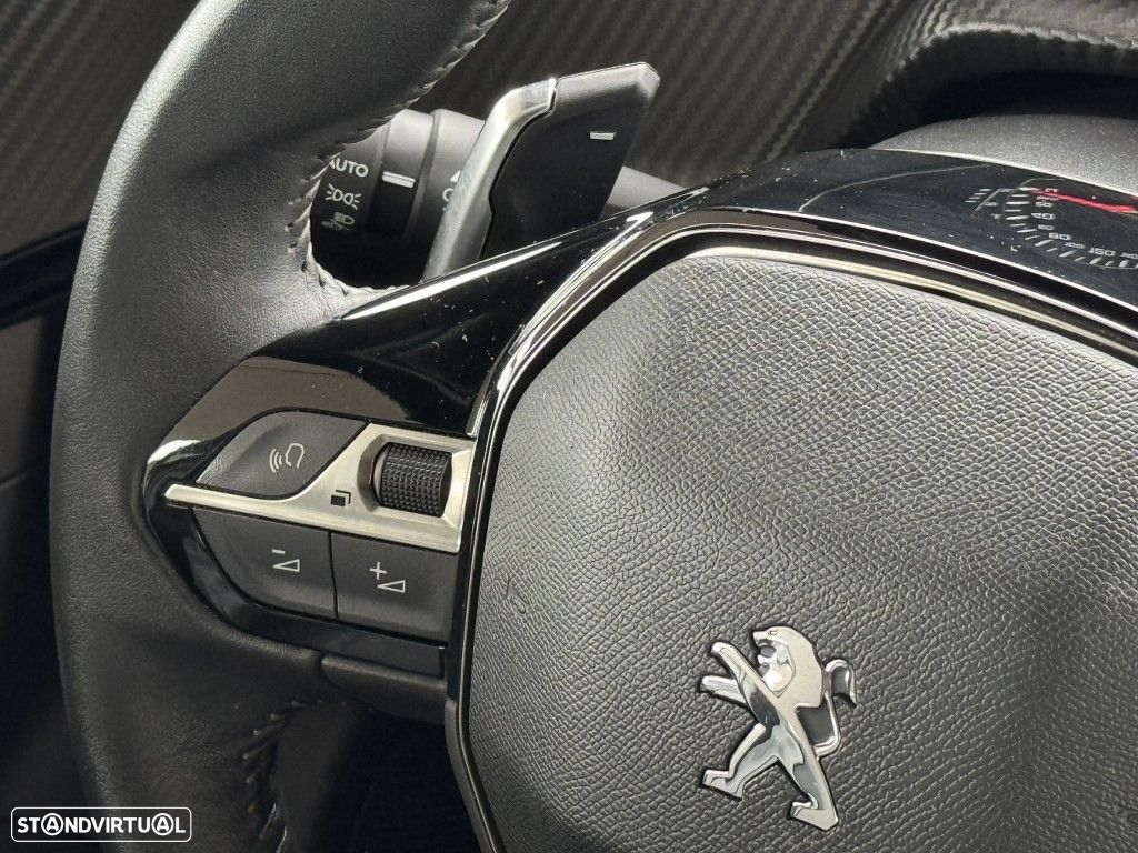 Peugeot 2008 1.5 BlueHDi Allure Pack EAT8 - 11