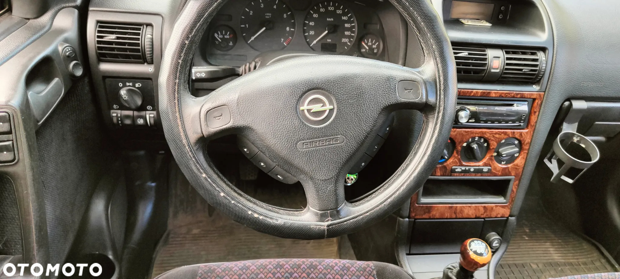 Opel Astra 1.6 - 9