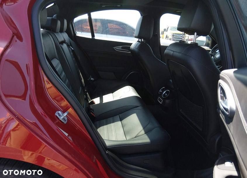 Alfa Romeo Giulia 2.0 Turbo 16V AT8 Veloce Ti - 12