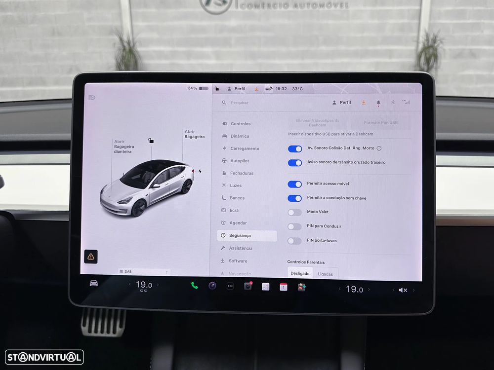 Tesla Model 3 Standard Range Plus RWD - 32
