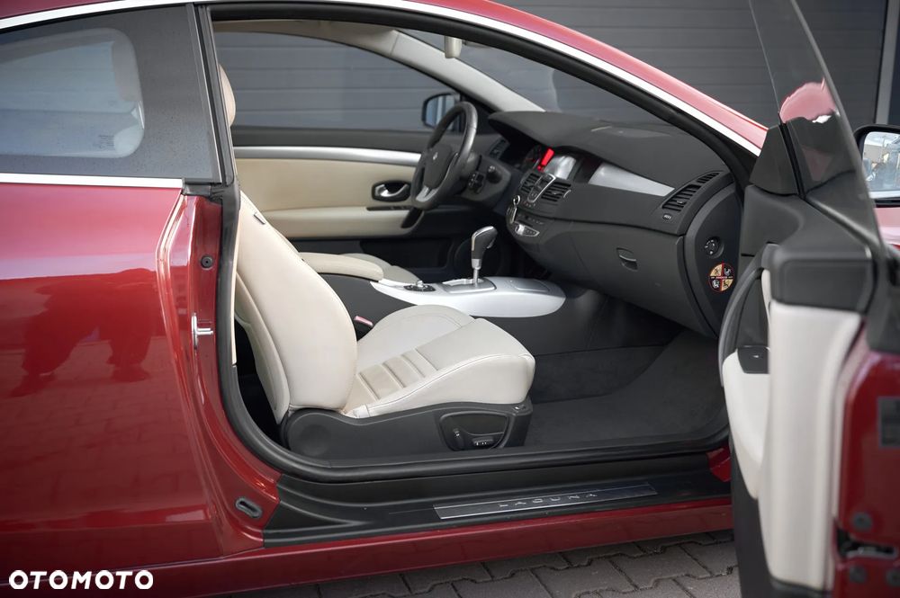 Renault Laguna 3.5 V6 Initiale - 11