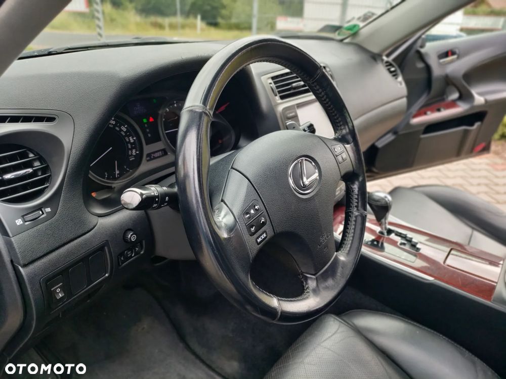 Lexus IS 250 Executive Line - 25