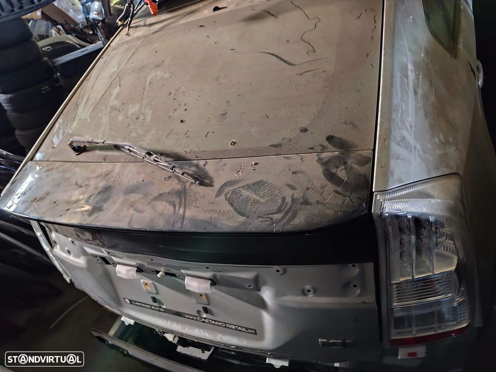 TOYOTA PRIUS TRASEIRA MALA REFORÇO FAROLIM - 1