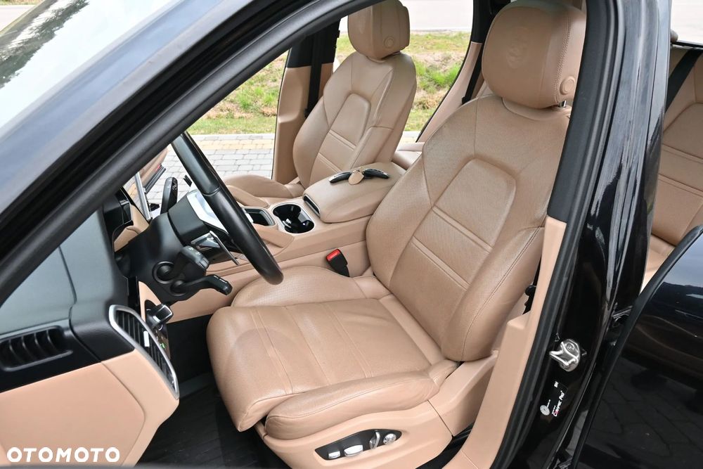 Porsche Cayenne S Platinum Edition - 26