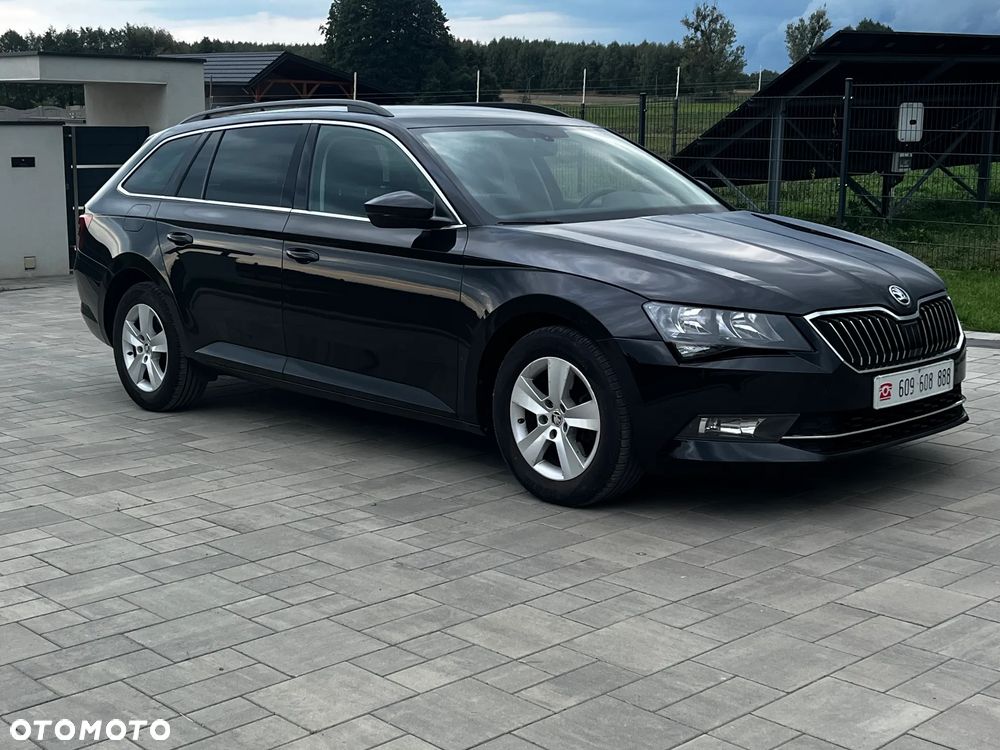 Skoda Superb 2017 photo 3