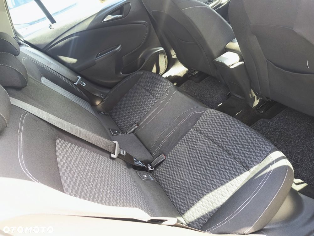 Opel Astra 1.4 T Enjoy S&S - 15