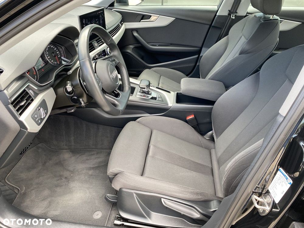 Audi A4 Limousine - 12