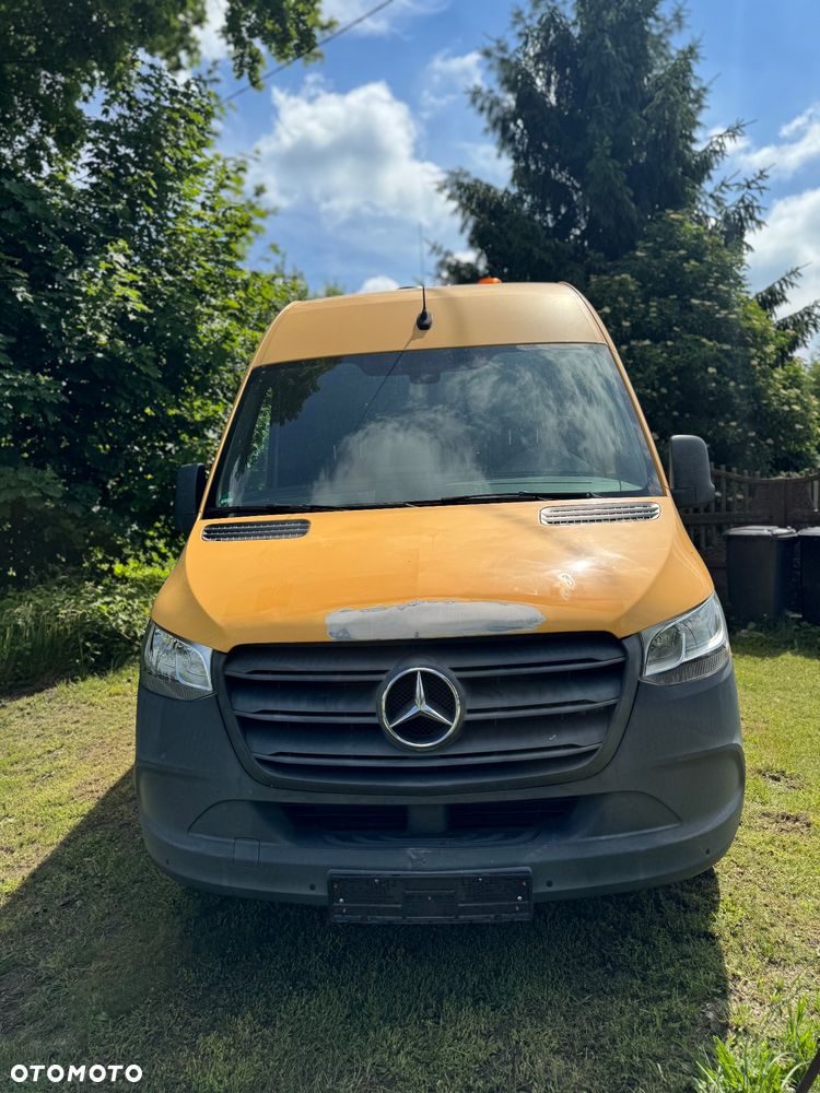 Mercedes-Benz Sprinter - 2