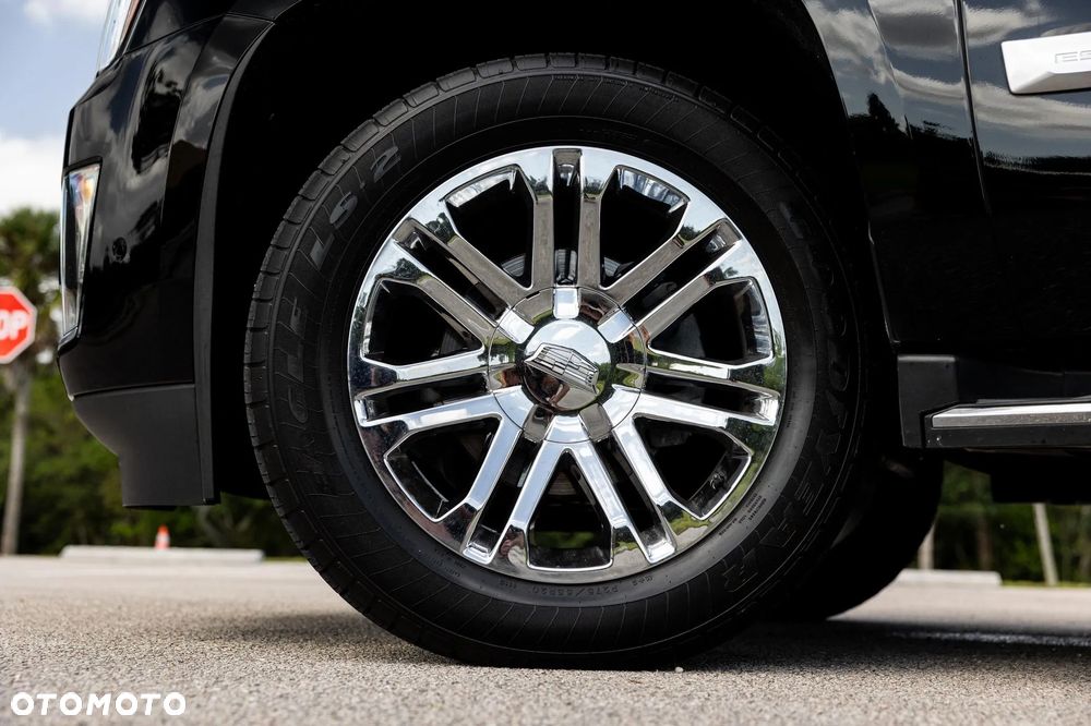 Cadillac Escalade - 15