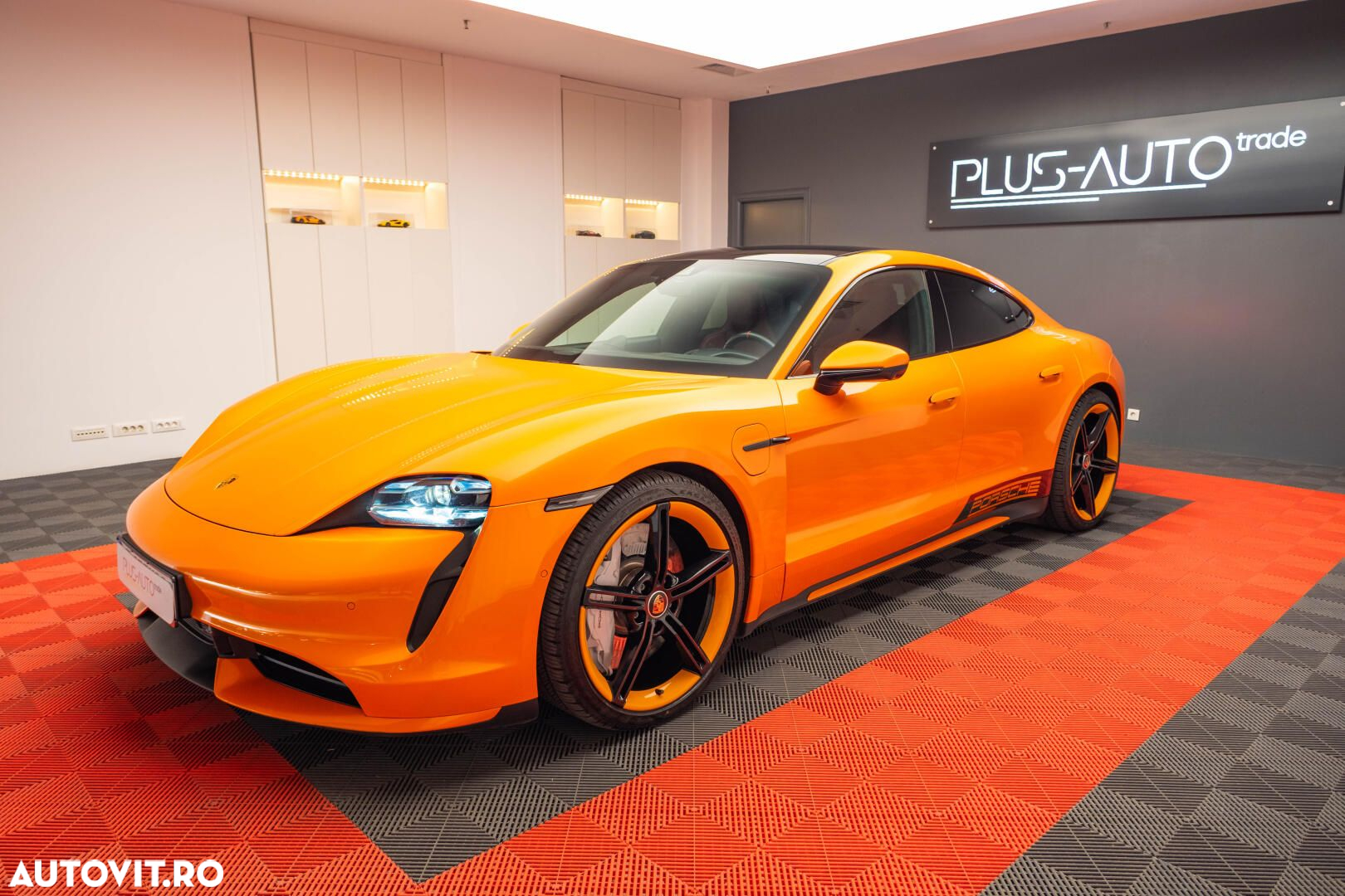 Porsche Taycan - 4