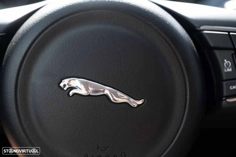 Jaguar E-Pace 2.0 i4D R-Dynamic SE - 19