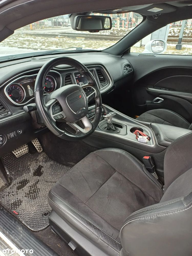 Dodge Challenger - 5