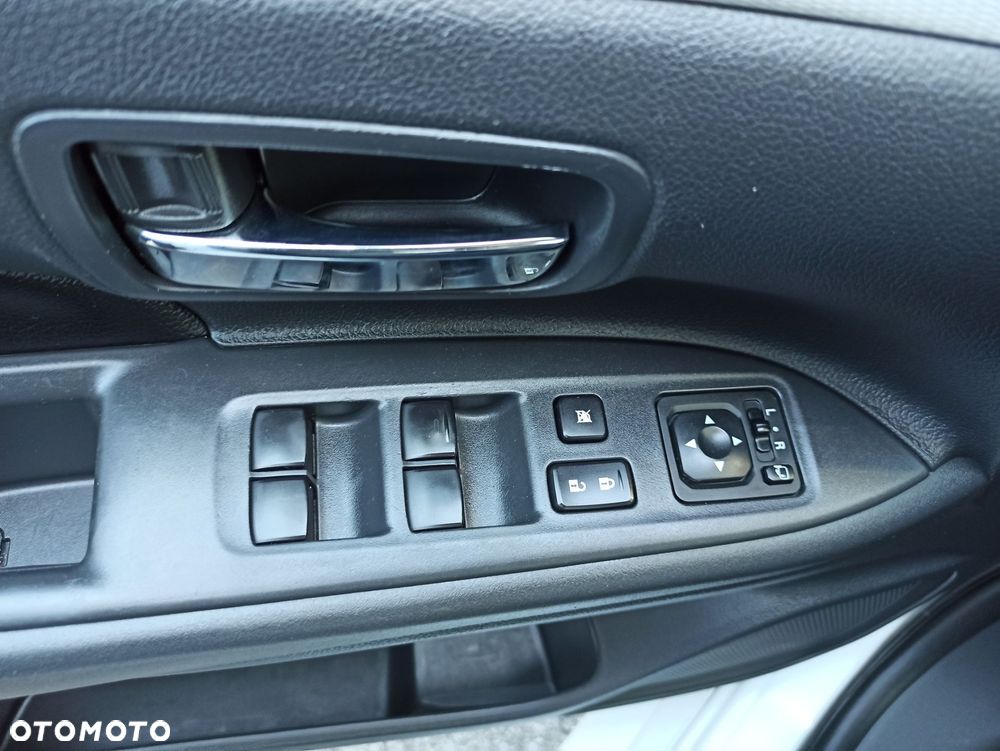 Mitsubishi Outlander - 17